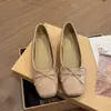 Zapatos de tacón alto estilo francés de piel de vaca de primera capa, slip-on poco profundos para mujer, nuevos zapatos Mary Jane versátiles vintage que no cansan los pies