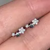 Clavo de Hueso de Oreja Pequeño de Arco con Estrella de Cinco Puntas Incrustada de Diamantes Japoneses y Coreanos Clavo de Oreja Libre para Dormir Tornillo de Acero de Titanio Hebilla de Tornillo Pendientes Exquisitos