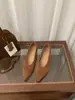 Sapatilhas vermelhas de camurça bico fino estilo francês, sapatos femininos, nova coleção 2025, primavera/outono, sapatos pretos elegantes para trabalho