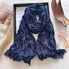 Bufanda de Algodón Lino Plisada de Color Sólido para Mujer Otoño Invierno Estilo Nuevo Chal Texturizado Arrugado Ligero Transpirable Versátil Larga de Seda
