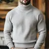 Nuevo suéter de punto elástico de moda para hombre en stock para comercio exterior transfronterizo, suéter de cuello alto de color sólido con rayas verticales, corte slim europeo y americano