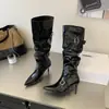 Botas de salto alto, novo estilo outono e inverno, com fivela de cinto, bico fino, franzidas, botas longas empilhadas, botas de moda de salto alto, botas longas