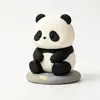 Boneca preta feita na fábrica selo mascote fofo desenho animado decoração feita à mão boneca de borracha macia pvc selo fotossensível