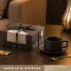 Elegante e simples conjunto de xícara e pires de café com padrão de pedra, caneca e colher para uso doméstico, uso pessoal, xícara para latte art, copo de água
