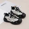 Tênis dad shoes infantis, novo modelo de outono, tênis esportivos de malha respirável, calçados leves antiderrapantes para meninos e meninas, tênis casuais modernos e descolados