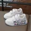 Zapatos Estilo Coreano para Niñas 2026 Primavera y Otoño Nuevos Zapatos Casuales de Caña Baja para Niños Zapatos Blancos Impermeables Zapatos Individuales para Niños