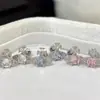 Brinco de Osso da Orelha Planeta Cheio de Diamantes Titânio Aço Parafuso Coclear Brincos de Design Único com Pingente de Saturno para Mulheres