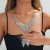 Nueva Cadena de Clavícula de Aleación Estilo Palacio Retro Europeo y Americano Exagerado Cristal Collar Corto Aretes Joyería Pequeña Venta al por Mayor