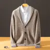 Suéter de cachemira para hombre de otoño e invierno con cuello verde, cárdigan tejido, base de patrón trenzado, prenda exterior casual de alta gama