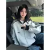 Chamarra deportiva tipo sudadera con patchwork estilo americano para hombre, nueva para primavera y otoño, casual, corte holgado, talla extra, estilo urbano, con cuello alto, chaqueta a rayas