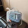 Bolso de Cadena Acolchado de Diamante de Nicho 2025 Nuevo Bolso de Mano de Mezclilla con Sensación de Lujo Ligero, Bolso Cuadrado Pequeño de Hombro Cruzado
