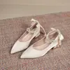 Sapatos Femininos Elegantes com Corrente de Pérolas Bico Fino 2026 Outono Novo Tamanho Grande Estilo Fada Laço Mary Jane Sapatos de Casamento