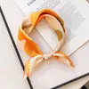 Bufanda Versátil Floral Naranja de Gama Alta para Mujer Bufanda Cuadrada Pequeña de Seda de Morera Bufanda Decorativa para Camisa de Primavera y Otoño
