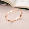 Transmisión en Vivo Transfronteriza Más Vendido Pulsera de Acero de Titanio para Mujer con Incrustaciones de Diamantes Cielo Estrellado Hebilla Pulida de Oro de 18 Quilates Pulsera de Diez Diamantes Al Por Mayor