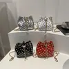 Moda de Verano Bolso Cruzado Sencillo de Lunares con Cadena para Mujer 2026 Nuevo Bolso Cubo de Cordón de Color Sólido Bolso Nube