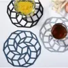 Venta al por mayor de posavasos redondos de goma blanda huecos, alfombrillas aislantes del calor y manteles individuales creativos para el hogar, estilo nórdico