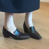 Zapatos Slip-on Retro Negros First Encounter para Mujer, Adelgazantes, Versátiles, Tacón Oculto, Zapatos Pequeños de Cuero para el Trabajo