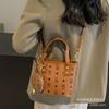 Bolsa Pequena Texturizada de Luxo para Mulheres, Versátil para Exportação, Nova Bolsa Transversal Popular de 2026, Bolsa Saco de Nicho para Senhoras