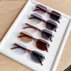 Moda Europea y Americana Nuevas Gafas de Sol Fotocromáticas sin Marco y Bordes Cortados, Elegantes Gafas de Sol Estilo Calle con Patillas de Madera