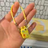 Cuerda para Teléfono Móvil L59 Casa de Muñecas Mini Bolsa de Niña de Escuela Modelo Colgante Mini Teléfono Móvil de Dibujos Animados Oso Accesorio para Colgar en el Cuello