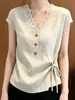 Camisa de encaje patchwork de diseño de nicho de alta gama con cuello en V para mujer, nuevo estilo de verano 2026, camisa única para mujeres petite