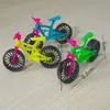 Blocos de construção montados para crianças Organização de treinamento de atividade de brinquedo de boneca pequena montada abre para enviar pequenos presentes Atividade Pequenos prêmios