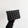 Bolso cuadrado pequeño simple y ligero 2024 nuevo clutch versátil cuadrado hilo bordado casual bolsa de cosméticos