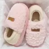 Pantuflas de Invierno de Algodón para Mujer con Talón, Forradas de Felpa y Engrosadas, Pantuflas para el Hogar para Otoño e Invierno, Suela Suave, Resistentes al Desgaste, Cómodas Pantuflas de Algodón para Hombre, Venta al por Mayor