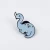 Broche de aleación de gato negro de comercio exterior, accesorio para ropa, insignia, broche de fantasma, insignia de metal, gato con un cuchillo, broche de metal