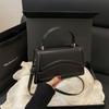Bolsa quadrada pequena de moda simples transfronteiriça, bolsa de mão única e bonita, 2025 primavera nova bolsa de ombro, bolsa mensageiro para o dia a dia