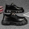 Nueva colección de otoño para hombre: Zapatos atléticos casuales de cuero estilo británico, con una puntera ancha, adecuados para ir al trabajo, para añadir altura y para uso tanto formal como informal.
