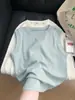 Regata feminina de algodão confortável para o verão com alças largas nos ombros e design em costas 'I', adequada para usar em camadas como uma blusa básica