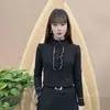 Camisa de Veludo Dupla Face com Babados e Manga Longa para Mulheres, Nova Coleção Outono e Inverno, Corte Solto, Cor Sólida que Cobre a Barriga, Camisa Térmica Base