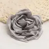 Stock directo de fábrica tela de camelia hecha a mano flores de rosa accesorios para ropa tocados broches pines flores