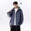Jaqueta de montanhismo ao ar livre estilo coreano, moderna, resistente à água, com capuz, corte solto, plus size, funcional, forrada com fleece para homens, perfeita para outono e inverno