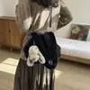 Bolso de Cubo de Peluche Bolso Pequeño para Mujer 2026 Nuevo Otoño/Invierno Súper Popular Versátil para Viajes al Trabajo Bolso Peludo de Hombro Único Cruzado