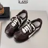 Zapatos de entrenamiento alemanes retro con cordones de cuero genuino para mujer, nueva colección otoño/invierno 2026, zapatillas casuales, estilo Forrest Gump
