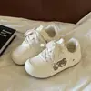 Zapatos Blancos Dulces de Oso de Dibujos Animados Ligeros de Moda para Mujer 2026 Primavera Nuevos Ins Estudiante Versátiles Zapatillas Deportivas