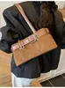 Bolso de hombro de alta costura estilo coreano, bolso de nicho de moda para mujer, nuevo bolso de moda para el otoño de 2026, de axila, moderno