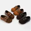 Zapatos Retro de Ante Color Melaard para Niñas Zapatos Nuevos de Primavera/Otoño para Niños Suela Suave Punta Dividida Sintética Estampado de Leopardo Birkenstock Modernos