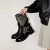 Botas estilo Martin de parche de gamuza y piel color block a media pantorrilla 2026 tacón grueso tacón medio punta redonda con correa de hebilla para mujer
