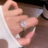 Anillo Exquisito Pequeño de Cubo de Azúcar de Circonita Estilo Coreano para Mujer, Diseño Único, Anillo Abierto Ajustable para el Dedo Índice, Anillo Muy Hermoso