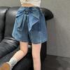 Shorts Jeans de Verão para Meninas Estilo Fino 2026 Novos Calções de Verão com Laço para Crianças Calções na Altura do Joelho para Crianças Mais Velhas