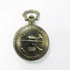 Venta al por mayor del fabricante Tapa abatible hueca retro Reloj de bolsillo Creativo Reloj para hombre y mujer Estudiante Reloj de cuarzo Reloj para colgar para ancianos Esfera grande