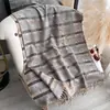 Chal clásico de estilo étnico para viajes de otoño e invierno, protección solar, bufanda de cuello con flecos, bufanda jacquard de cachemira sintética de doble uso para mujer