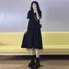 Vestido Preto Estilo Hepburn para Mulheres, Novo Modelo de Verão 2026, Elegante e Sofisticado Vestido de Linha A com Decote em V, Vestido Preto Pequeno Emagrecedor que Marca a Cintura