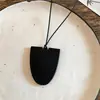 Collar con Colgante Ovalado de Cuero Estilo Coreano Pinza para Ojo Cadena para Suéter de Moda Simple Versátil Adorno de Collar de Lujo Ligero de Alta Gama para Mujer