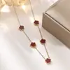 Acero de Titanio Color Dorado de 18K Collar, Pulsera, Pendientes y Anillo de Trébol de Cinco Hojas Lisos, Set de Cuatro Piezas, Joyería de Moda para Mujer