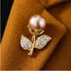 Broche de Flor Elegante e Luxuoso para Mulheres Liga de Zinco Strass Pérola Broche de Alto Padrão Design de Nicho Corsage para Roupas