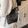 Bolso de Hombro Cruzado Tipo Cubo Elegante con Bordado de Mariposa, Gran Capacidad, Nuevo Otoño 2026, Bloques de Color Estilosos, para Viaje/Trabajo